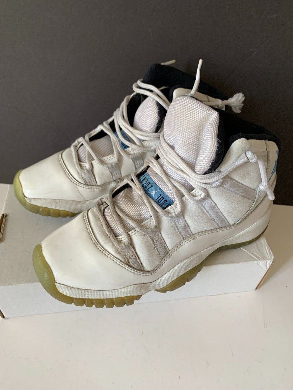 Air Jordan RETRO 11 LEGEND BLUE Columbia White Sneakers KIDS SIZE 4Y 378038-117